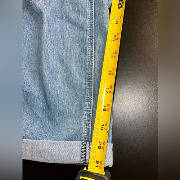 Nicki Minaj Mid Rise Cropped Women's Light Wash Blue Jeans Size 17/18 GUC - Picture 13 of 13